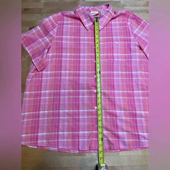 Vintage Chic Short Sleeve Button Down Cuff Sleeve Vent Side Blouse Size 1X Pink - Picture 11 of 12